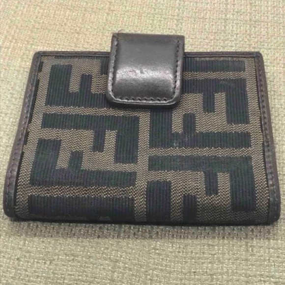 AuthenticFENDI wallet